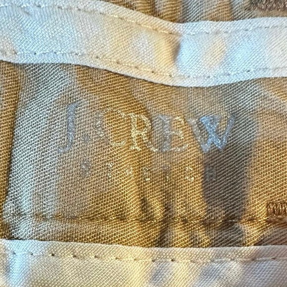 J.Crew Women's Chino Shorts Size 8 Classic Fit Cotton Blend Tan Zip Closure - Picture 2 of 4